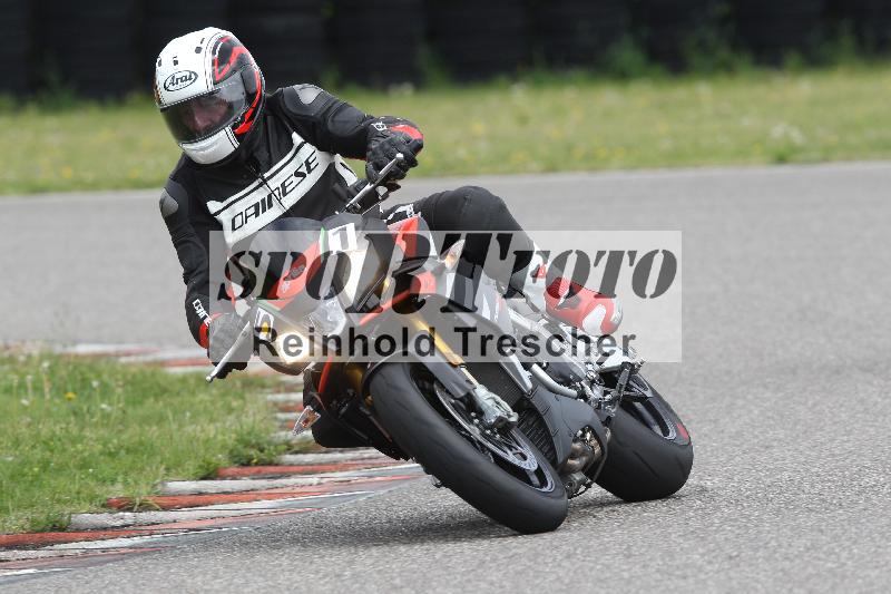 /Archiv-2025/10 23.04.2025 Cornu Master School ADR/rot-rouge/51